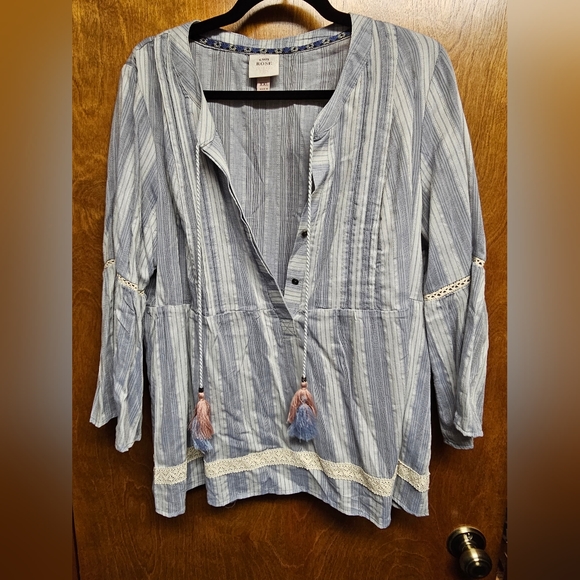 Knox Rose Blue and White Blouse - Bell Sleeves - 3/4 Buttons - Toggle accents - Picture 1 of 4